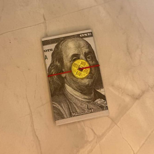 Billete de Dólar con Hilo Rojo