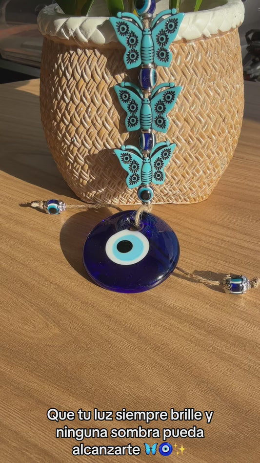 Ojo turco con mariposas